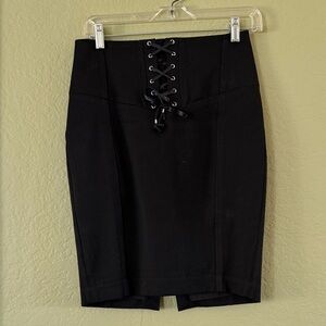 Express pencil skirt
Size 2